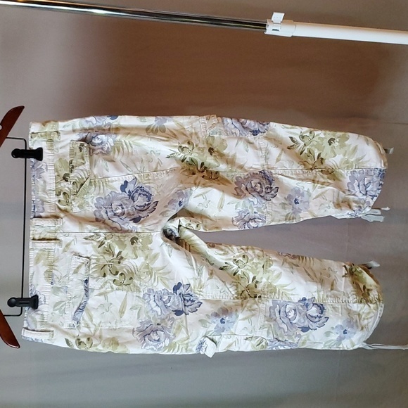 Denver Hayes capris.‎ - Picture 4 of 9